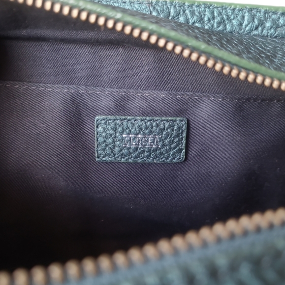 CLOSED | Green Leather Crossbody Passport Bag • Adjustable Strap - Picture 9 of 10